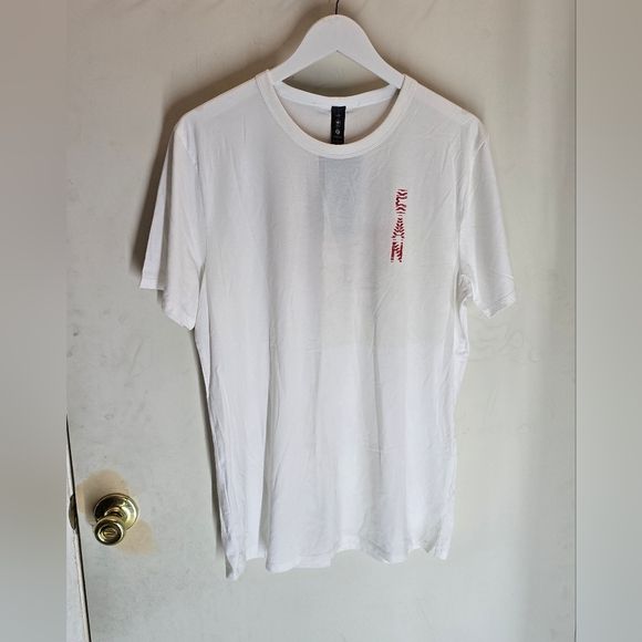 NWT Lululemon  Team Canada Fundamental Tshirt Short Sleeve White Red Maple - Picture 3 of 8